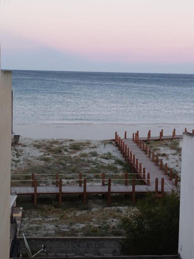 Corona'S Apartment- Fronte Spiaggia La Caletta Buitenkant foto